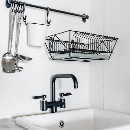 Unique And Stylish Flat In Historic Lisboa