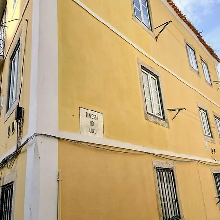 Vintage Inspired Flat In Lisbon