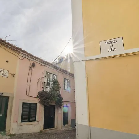 Unique And Stylish Flat In Historic Διαμέρισμα